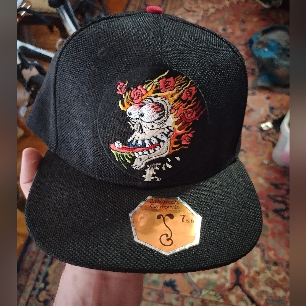 Brand new 7 and 5/8 grassroots special edition hat. Never worn. Retails for $65